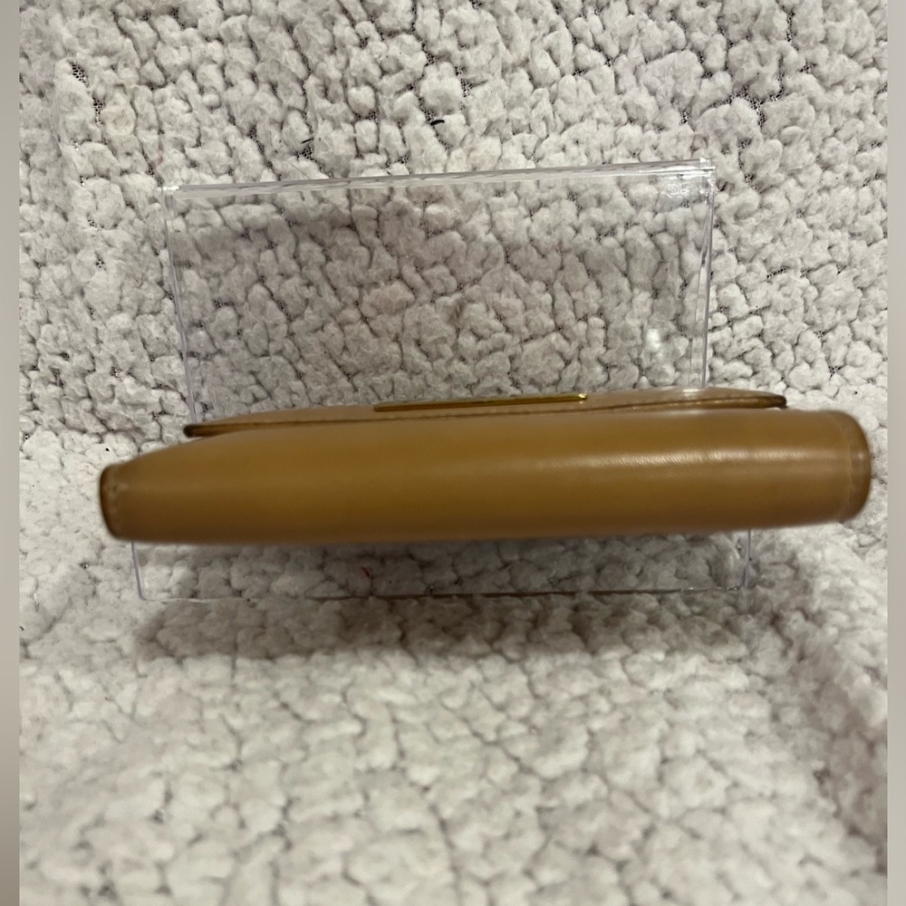 Gucci Vintage Tan Leather Bifold Wallet - Picture 9 of 10
